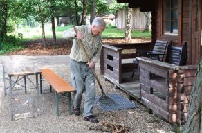 Bild 18 Erhard beim letzten Reinigen.JPG