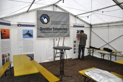 Bild 25 Reiner legt noch letzte Hand an.JPG