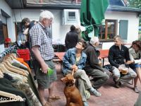 Bild 31 Otto im Gespraech mit Ruth u. weitere Gespraechspaare.JPG