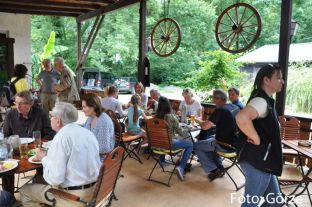 20_unter der schattenspendenden Terrasse.JPG